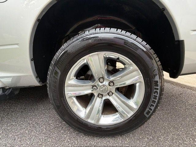 RAM 1500 Sport Crew Cab SWB 4WD 2016