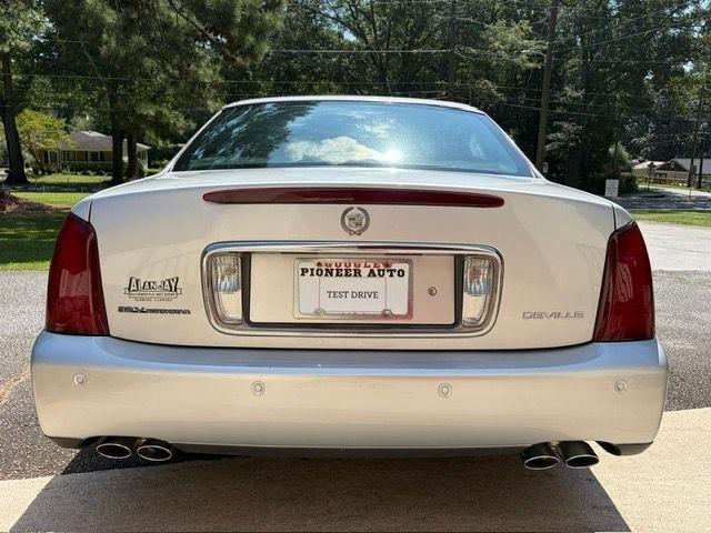 Cadillac DeVille Base 2000