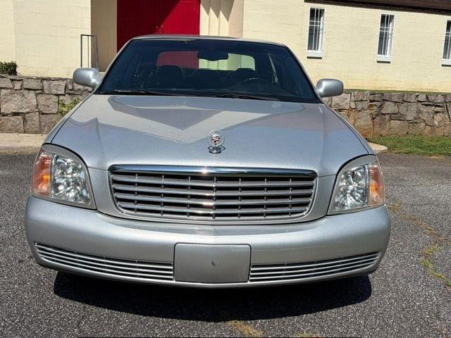 Cadillac DeVille Base 2000