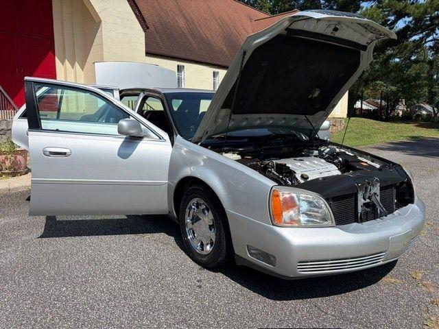 Cadillac DeVille Base 2000