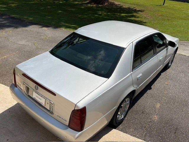 Cadillac DeVille Base 2000