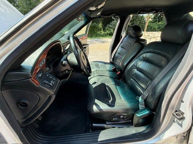 Cadillac DeVille Base 2000