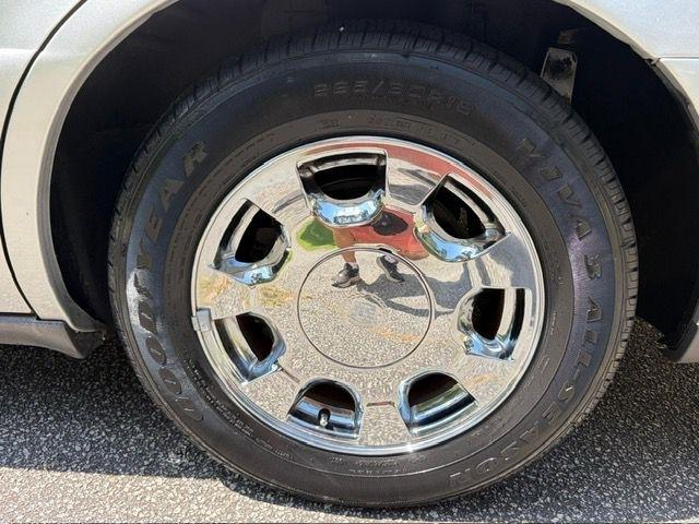 Cadillac DeVille Base 2000