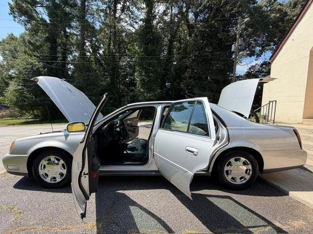 Cadillac DeVille Base 2000