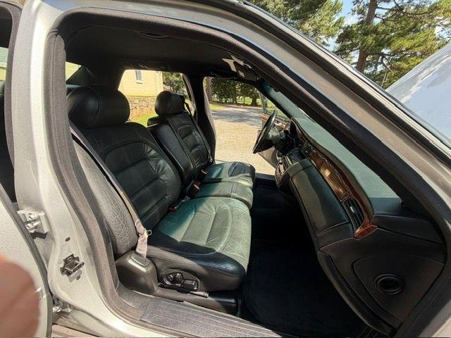 Cadillac DeVille Base 2000