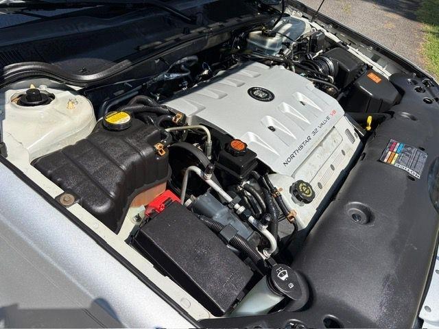 Cadillac DeVille Base 2000