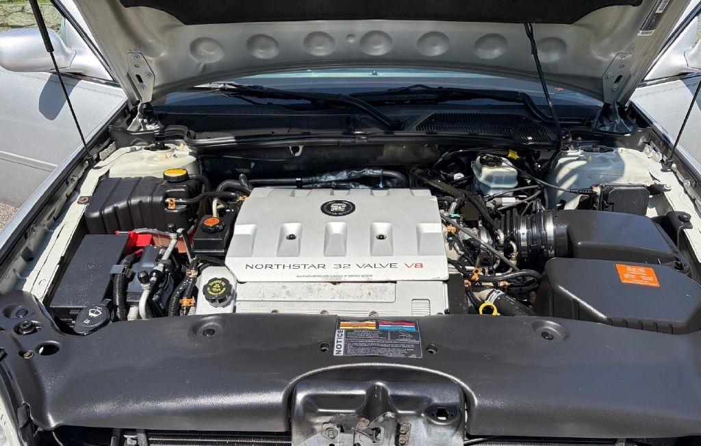 Cadillac DeVille Base 2000