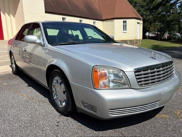 Cadillac DeVille Base 2000