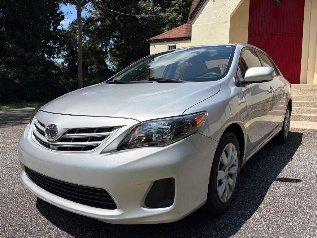 Toyota Corolla S 5-Speed MT 2013