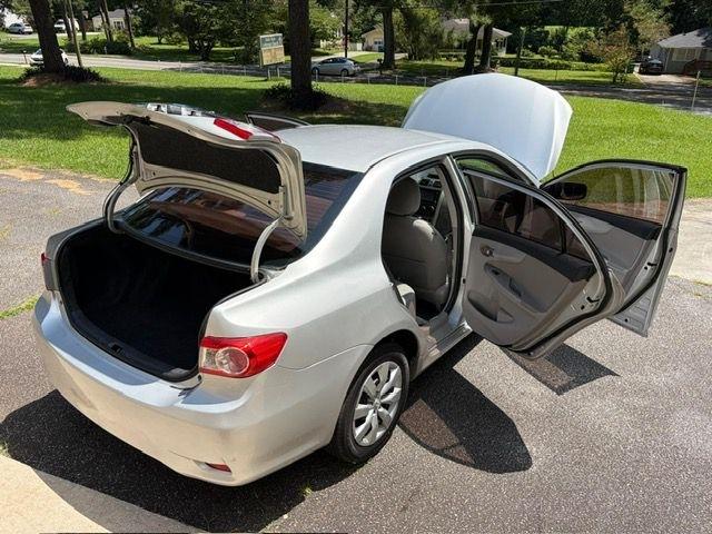 Toyota Corolla S 5-Speed MT 2013