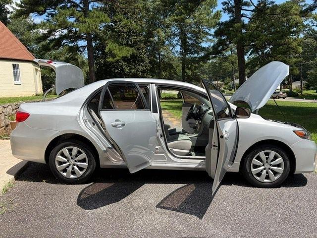 Toyota Corolla S 5-Speed MT 2013