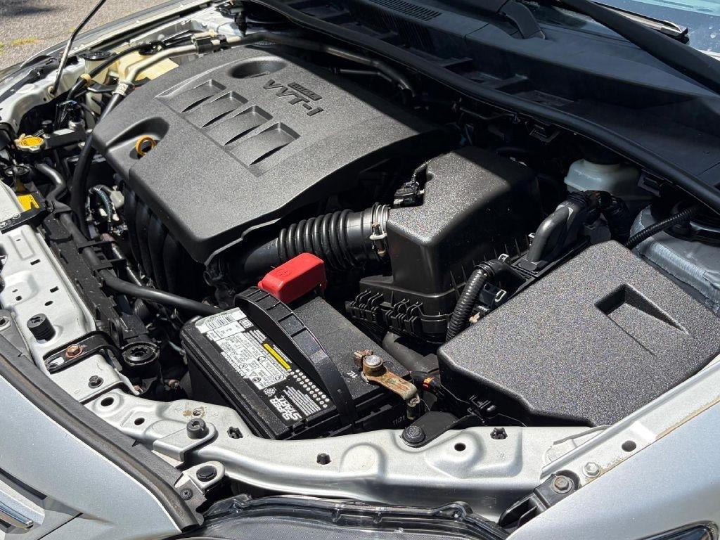 Toyota Corolla S 5-Speed MT 2013