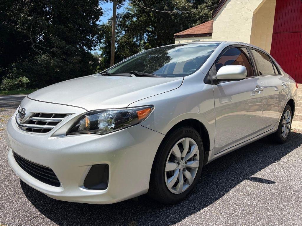 Toyota Corolla S 5-Speed MT 2013