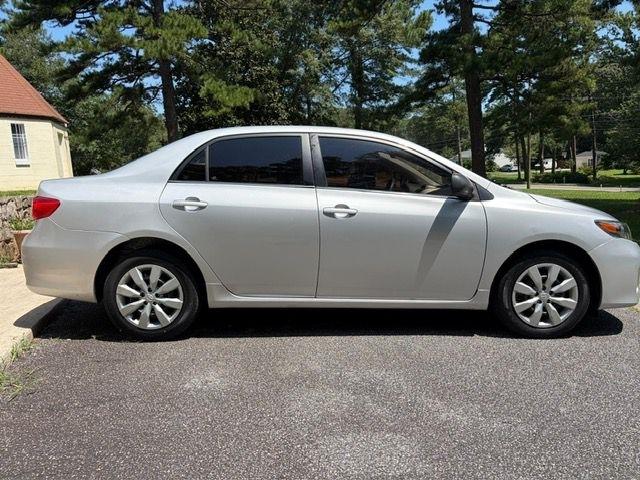 Toyota Corolla S 5-Speed MT 2013