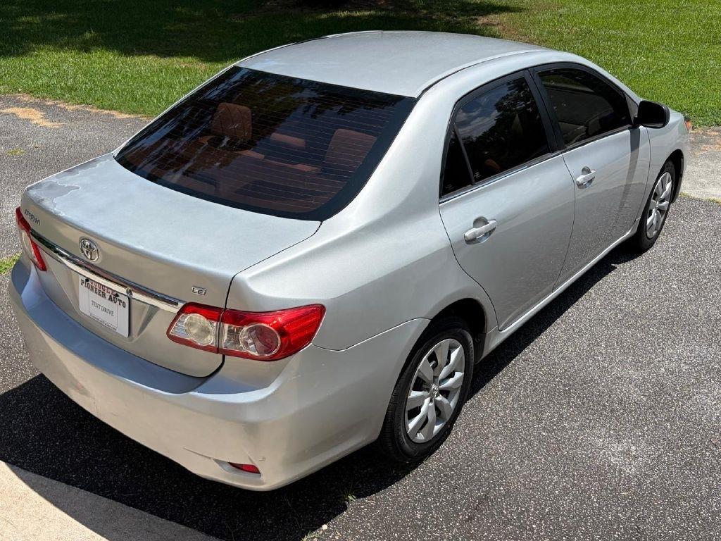 Toyota Corolla S 5-Speed MT 2013