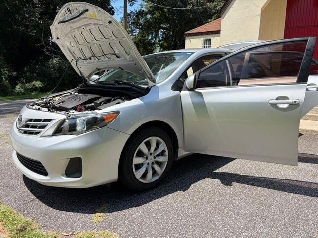 Toyota Corolla S 5-Speed MT 2013