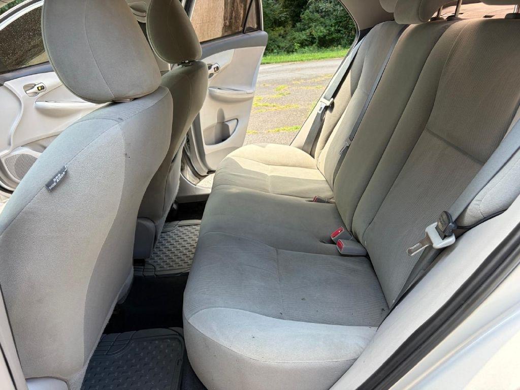 Toyota Corolla S 5-Speed MT 2013