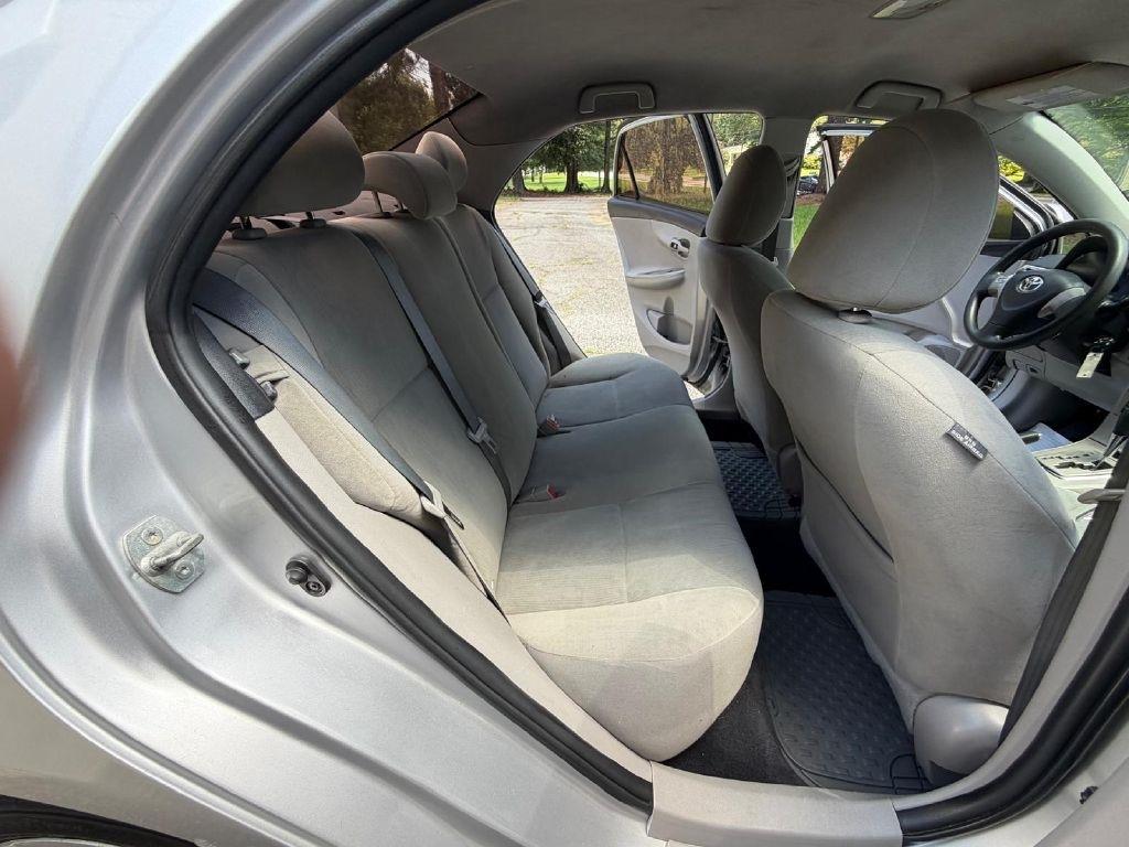 Toyota Corolla S 5-Speed MT 2013