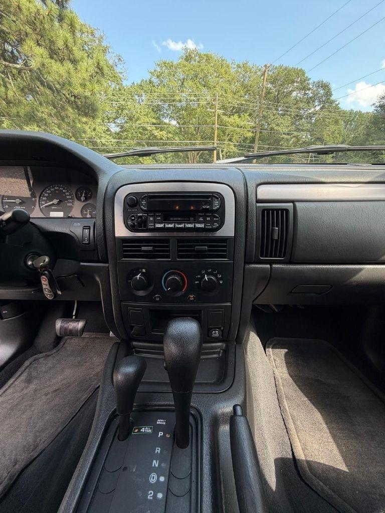 Jeep Grand Cherokee Laredo 4WD 2004