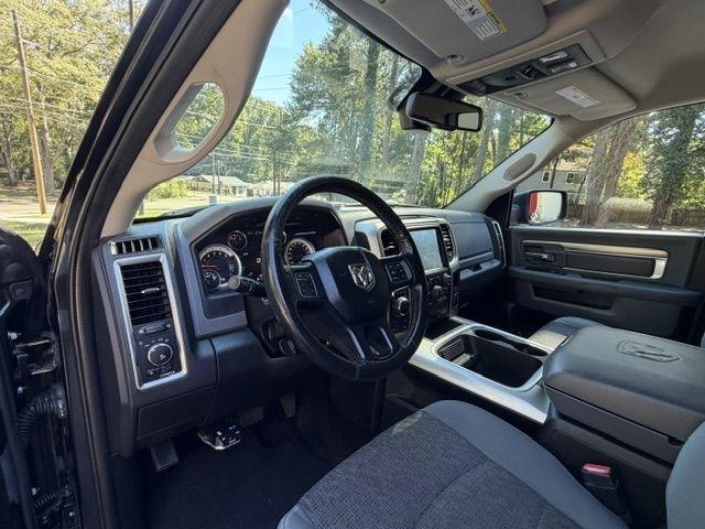 RAM 1500 SLT Crew Cab SWB 4WD 2016
