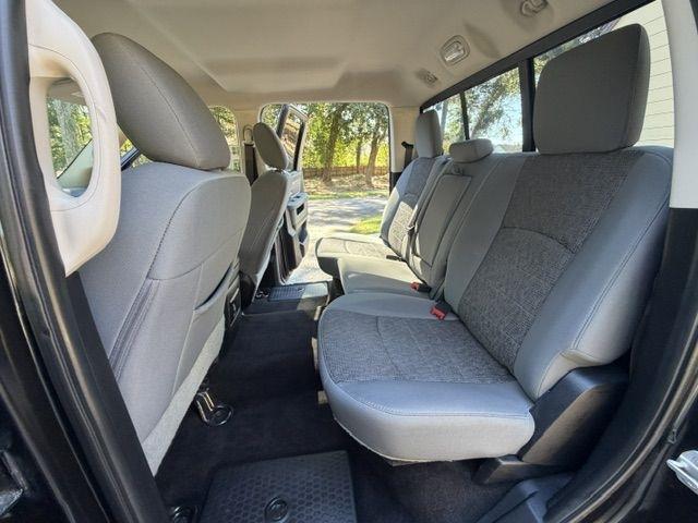 RAM 1500 SLT Crew Cab SWB 4WD 2016