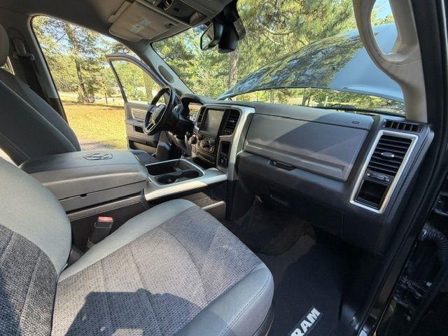RAM 1500 SLT Crew Cab SWB 4WD 2016