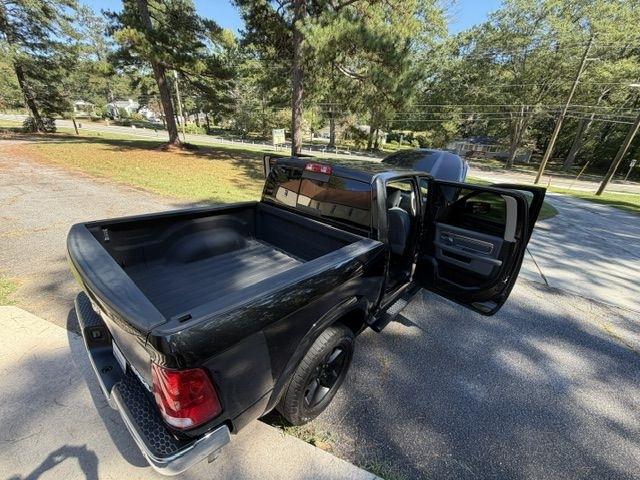 RAM 1500 SLT Crew Cab SWB 4WD 2016