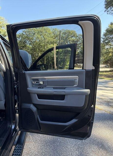 RAM 1500 SLT Crew Cab SWB 4WD 2016
