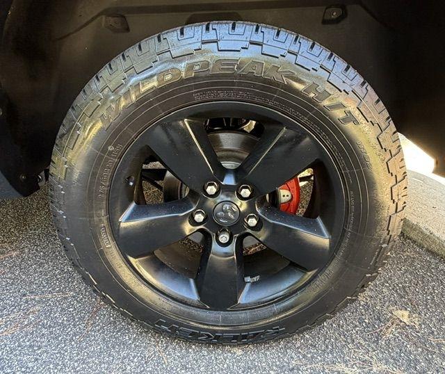 RAM 1500 SLT Crew Cab SWB 4WD 2016