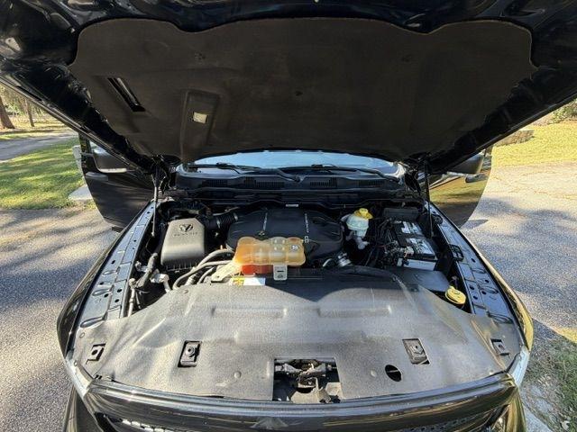 RAM 1500 SLT Crew Cab SWB 4WD 2016