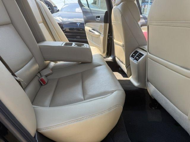 Acura TLX photo 10