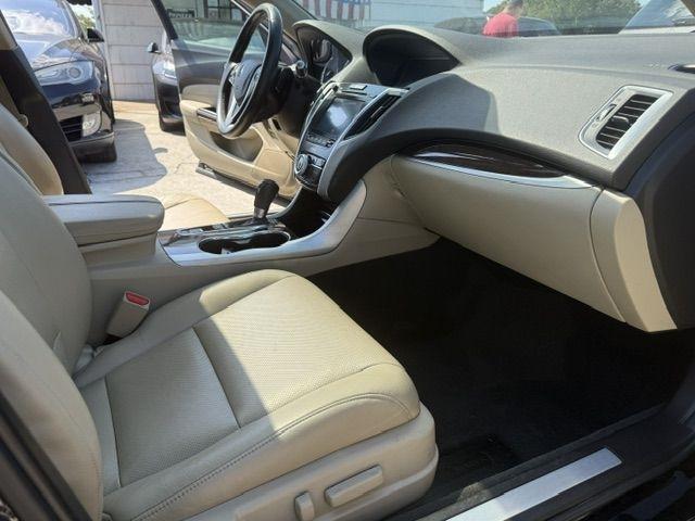 Acura TLX photo 12