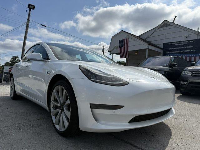 Tesla Model 3 photo 6