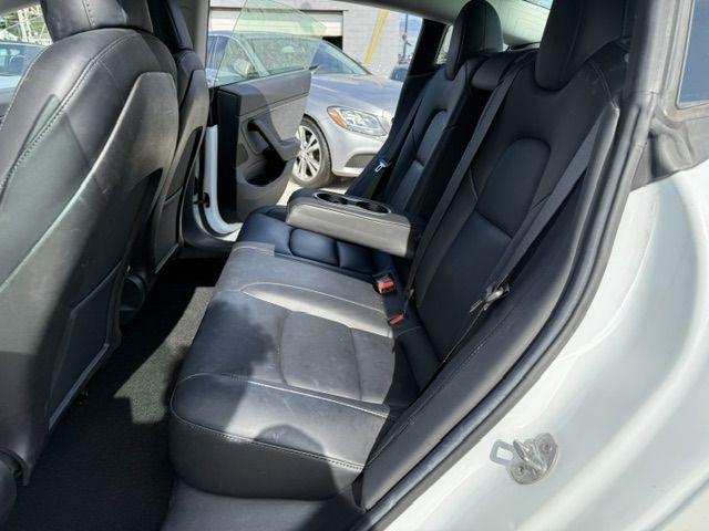 Tesla Model 3 photo 12