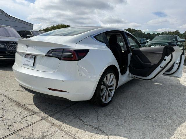 Tesla Model 3 photo 14