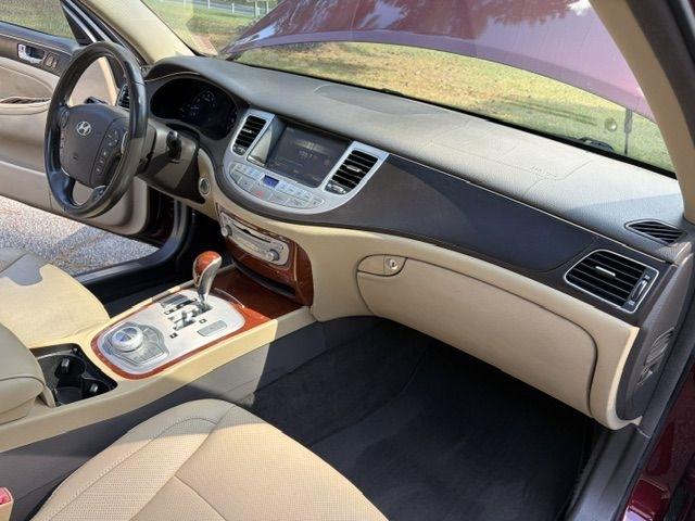 Hyundai Genesis 3.8L 2013