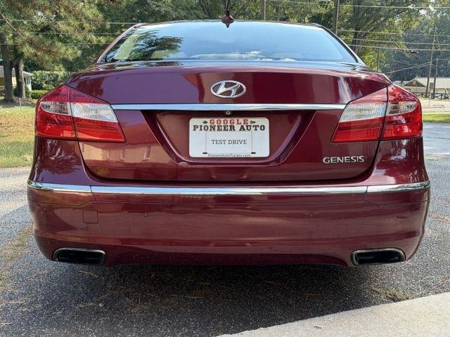 Hyundai Genesis 3.8L 2013