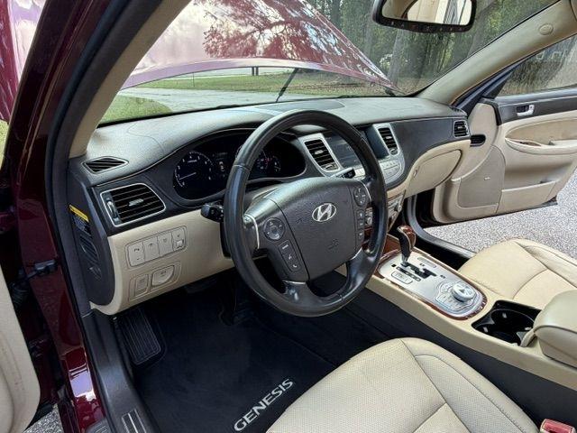 Hyundai Genesis 3.8L 2013