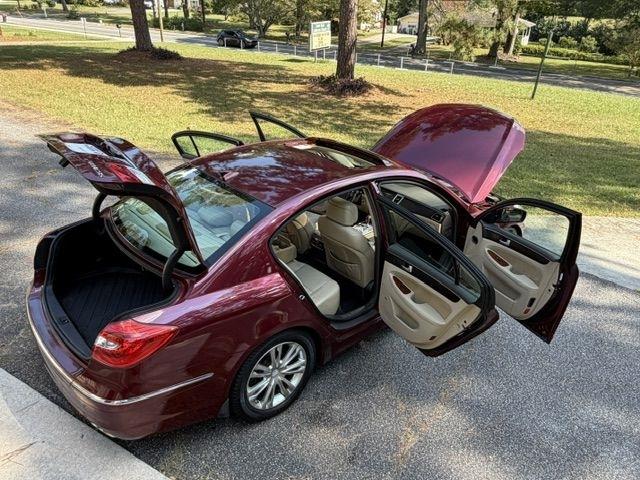 Hyundai Genesis 3.8L 2013