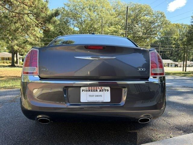 Chrysler 300 photo 3