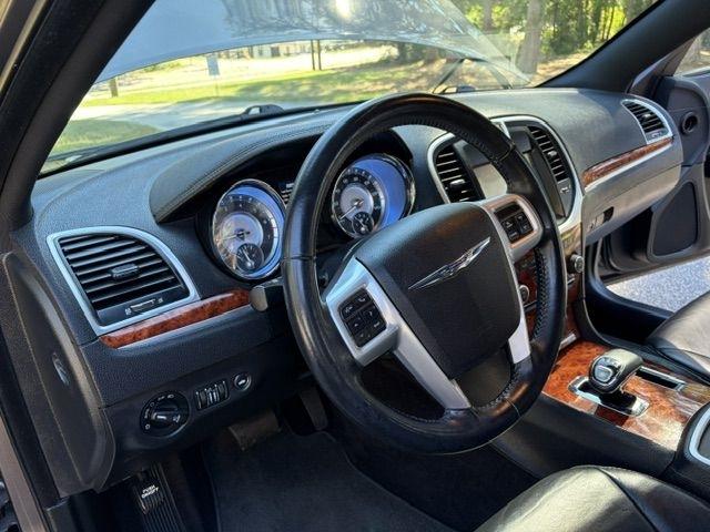 Chrysler 300 photo 7