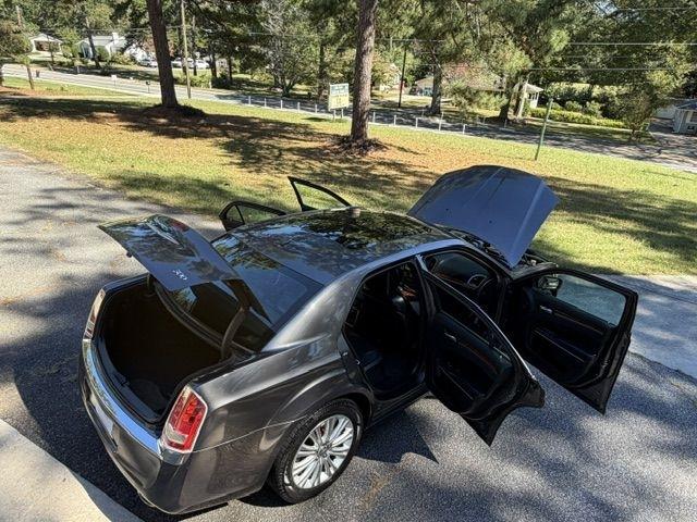 Chrysler 300 photo 18