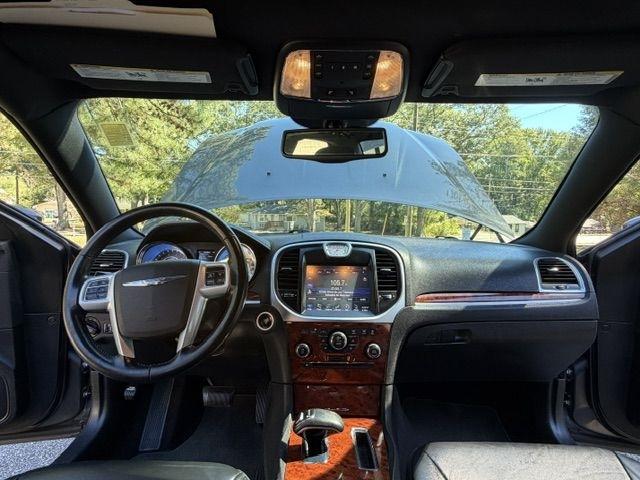 Chrysler 300 photo 20