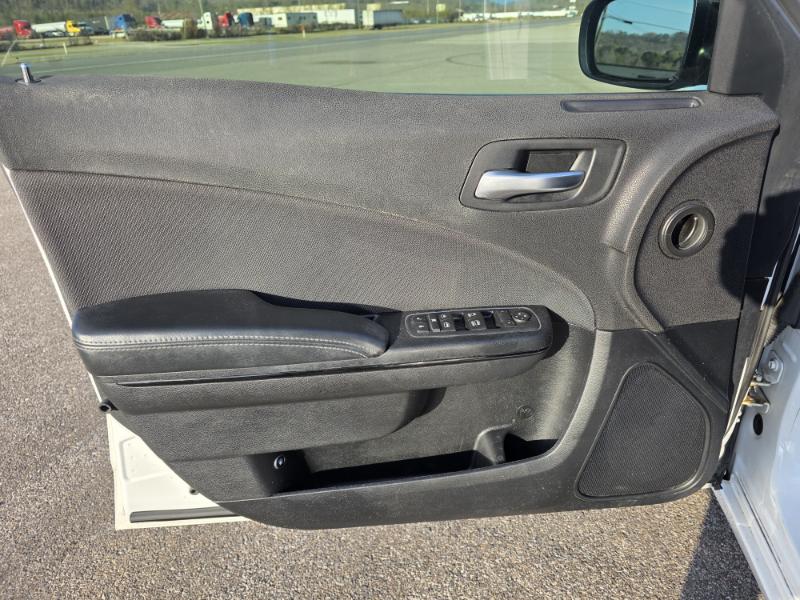 Dodge Charger SE 2017