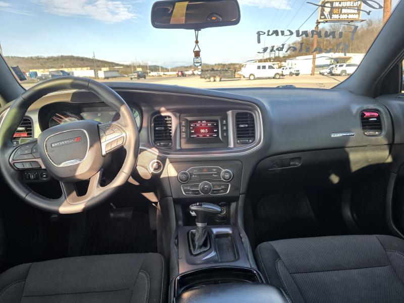 Dodge Charger SE 2017