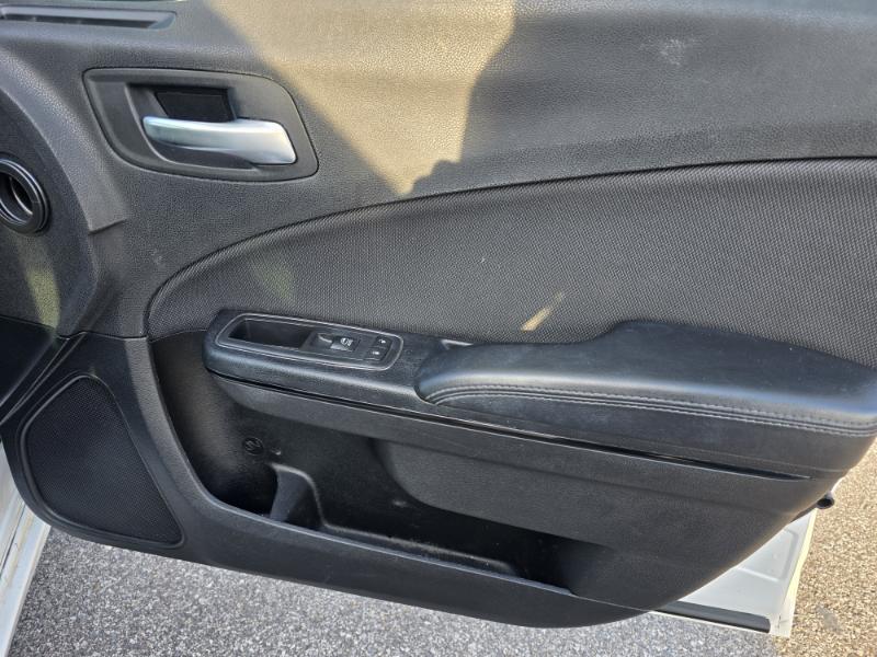 Dodge Charger SE 2017