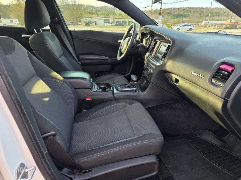 Dodge Charger SE 2017