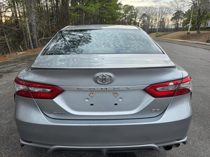 Toyota Camry SE 2018