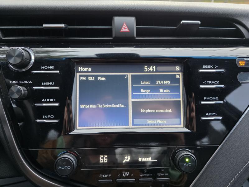 Toyota Camry SE 2018