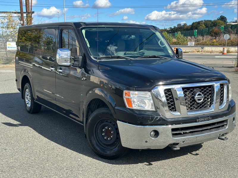 Nissan NV Passenger 3500 SL V8 2018 Nissan NV Passenger 3500 SL V8 2018